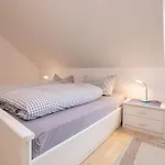 Familyhaus- 8 *