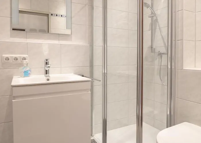 Familyhaus- 8 Lägenhet *